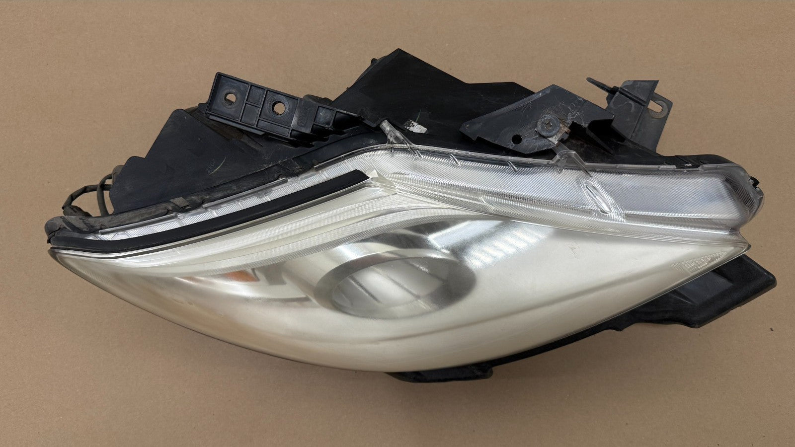 MAZDA Cx9 Cx-9 Right Passenger RH Headlight Halogen 2009 2010 2011 2012