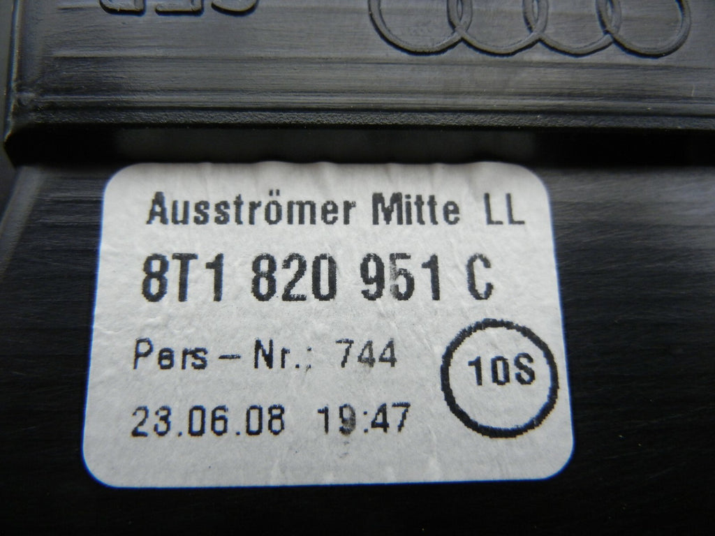 AUDI A4 2009 Center DASH Ventlouvers 8t1820951c S4 A5 S5 Black