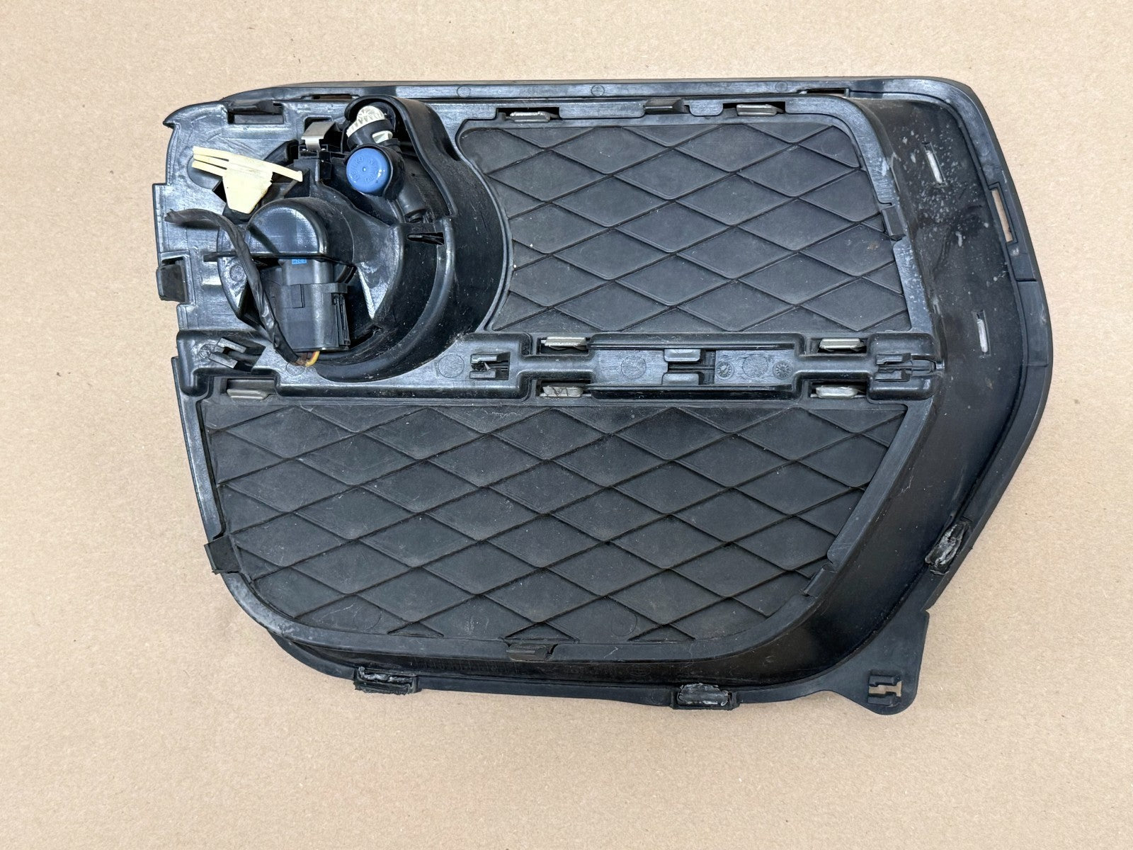 BMW E71 X6 2013 Right RH Fog Light Full Bezel Trim With Bulb 51117312598