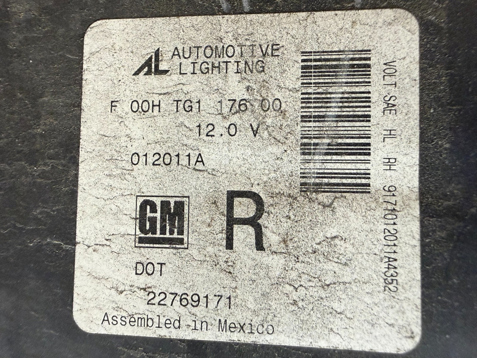 CHEVROLET Volt 2011 Right RH Passenger Side Headlight Used 22769171