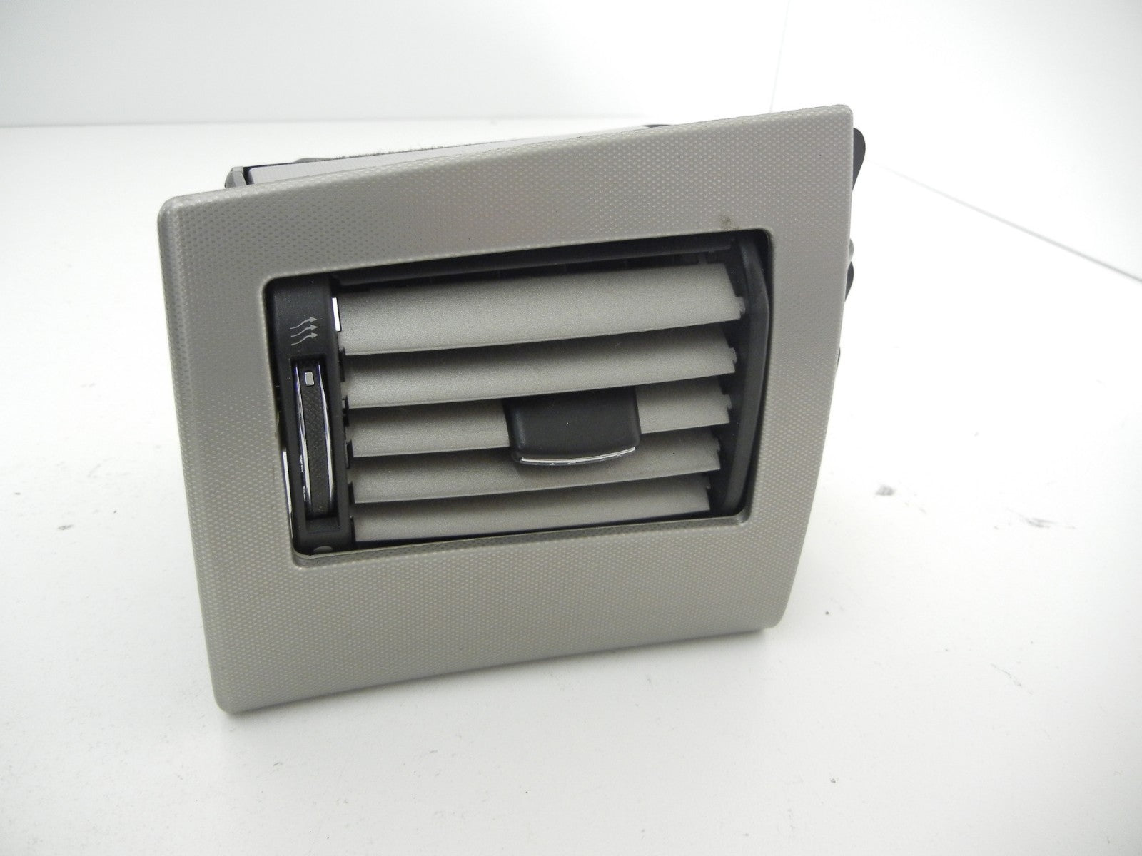JAGUAR XF 8x23-014a23 Left Dash A/c Outlet Air Vent Grill 2009-2014