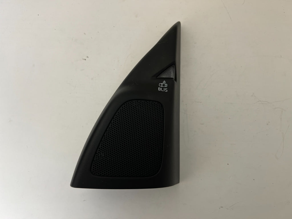 VOLVO S60 2011 Right Passenger Door Tweeter Speaker Cover With BLIS