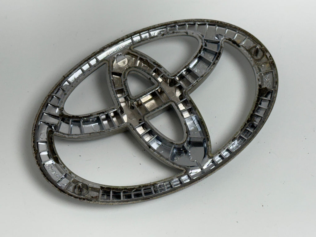 TOYOTA Sienna 2011 - 2020 Front Hood Chrome Emblem